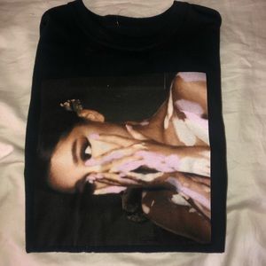 ariana grande giaw t-shirt